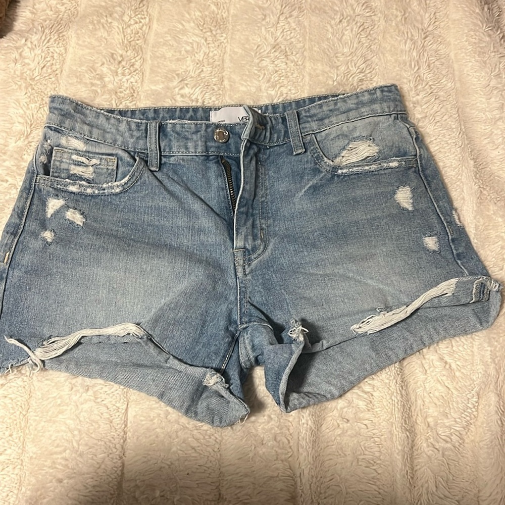 Size small, vervet light wash denim shorts
